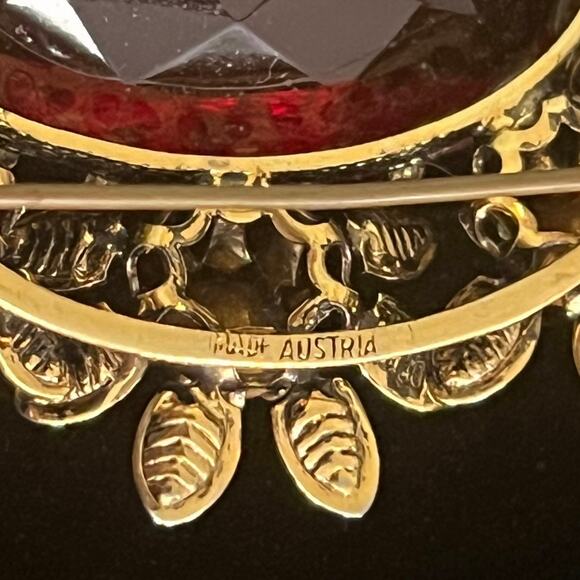 Vintage austria brooch with - Gem Vintage Estate | Austrian Gold Tone Flower Brooch with Red Amber & Orange Jewels